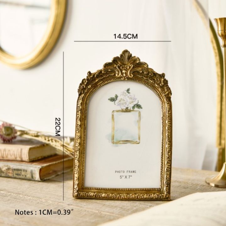 royal-court-style-photo-frame-light-luxury-imitation-wood-bedroom-wall-hangings-resin-golden-home-desktop-picture-frame