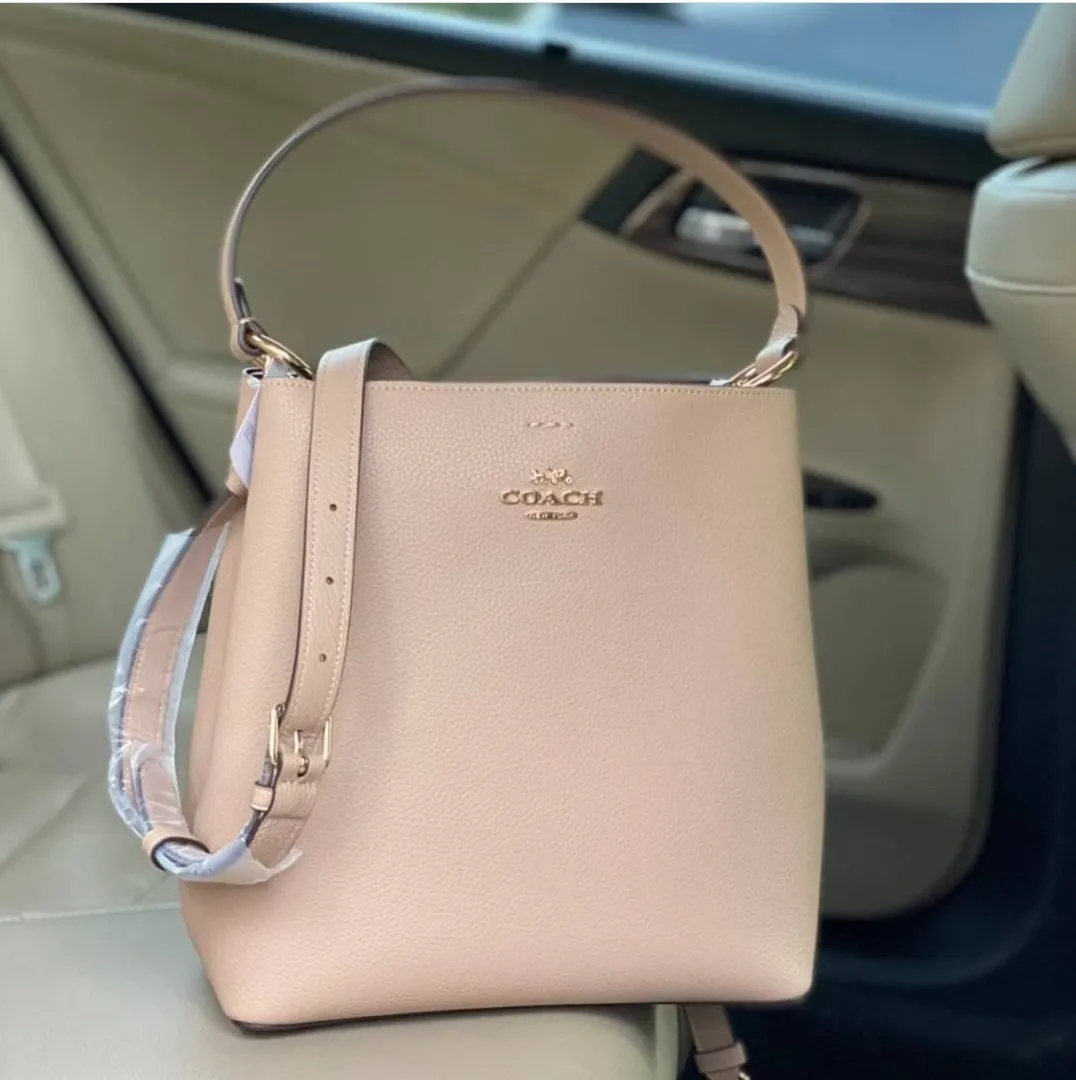 cream coach crossbody bag