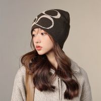 {Hat Shop} 2023ฤดูใบไม้ร่วงและฤดูหนาวผู้หญิงหมวกขนสัตว์แบบอบอุ่นที่ปิดหูสำหรับหน้าหนาวอเนกประสงค์แบบลำลองหมวกผ้าถักแจ็คการ์ดใหม่