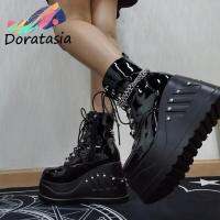 HOT ”ยี่ห้อ Punk Goth แพลตฟอร์มรถจักรยานยนต์รองเท้า Wedges ผู้หญิง Boot Lace Up Trendy INS ขายร้อน Chain 2022 Casual Luxury Women S Shoes