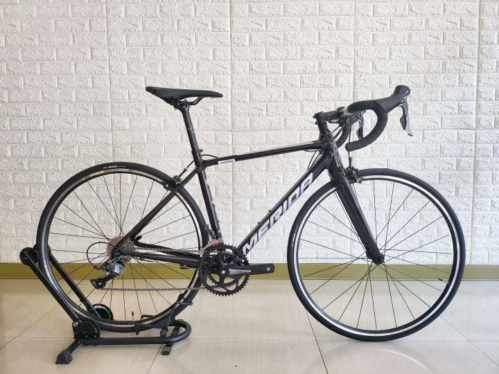 ผ่อนชำระ-0-10-เดือน-ราคาโล๊ะสต็อค-จักรยานเสือหมอบ-merida-scultura-100-2023-สี-metallic-black-silver