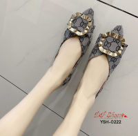 YSH-0222 รองเท้าคัชชูส้นเตี้ยหัวแหลม แต่งโลหะสีทองที่หัวรองเท้า