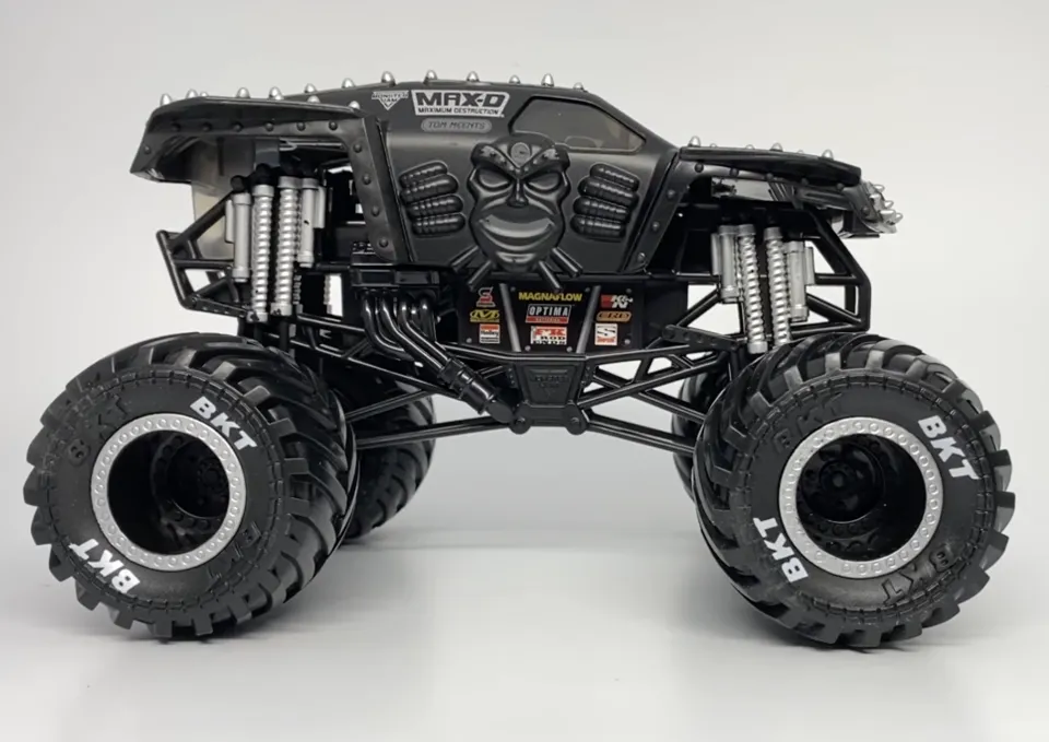  Monster Jam, Official Max D Monster Truck, Die-Cast Vehicle,  1:24 Scale : Toys & Games