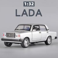 1/32 LADA NIVA หุ่นอัลลอยคลาสสิกรถเหล็กหล่อรถของเล่นขนาดเล็กรถของขวัญเบา &amp; เสียงสำหรับเด็ก