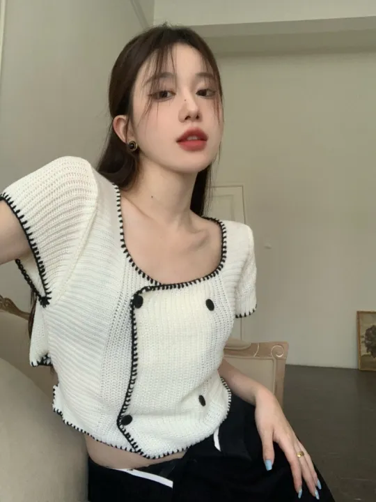 เสื้อครอปไหมพรมน่ารัก กระดุมตกแต่งหน้า 07831 Lazada.co.th