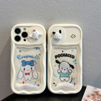 Pochacco Cinnamoroll สวยกับเคสโทรศัพท์มือถือทรายไหลสำหรับ iPhone 14 Pro Max เคสสำหรับ Apple 14Pro 14 Plus ครอบคลุมสำหรับ iPhone 13 Pro Max 13น่ารักสนุกไม่ซ้ำใครเคสนิ่มอินเทรนด์สำหรับ iPhone 12 11