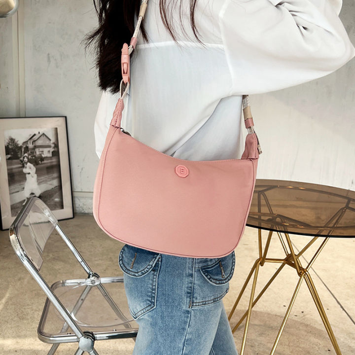 กระเป๋าไนลอนขนาดเล็กของผู้หญิงดีไซน์พิเศษแบบเกาหลีกระเป๋าผ้าใบสะพายไหล่แฟชั่นกระเป๋าหิ้ว