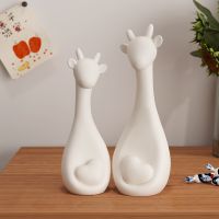 Minimal Love Deer Figurine Nordic Living Room Decor Resin Animal Sculpture Abstract Desktop Ornaments Creative Home Decoration