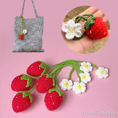 1pcs Handmade Knitted Strawberry Keychain Keyring Women Crocheted Wool Flower Leaf Bag Pendant Car Key Ring Handbag Charms Gifts