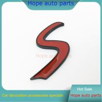 New upgrade 3D Chrome Metal Red Letter S Car Emblem Stickers for Infiniti Q50 Q50L G37 G25 QX70 FX35 FX37 Car styling