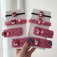 YDIJEJ หวาน น่ารัก ตุ๊กตา เด็กผู้หญิง ปิ่นปักผม การ์ตูน Scrunchies สไตล์เกาหลี ยางรัด ที่คาดผมผู้หญิง กิ๊บติดผมหมีสตรอเบอร์รี่