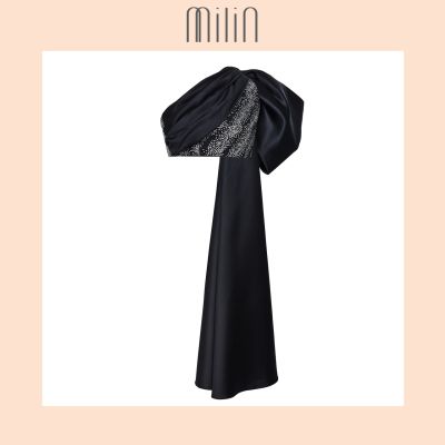 [MILIN] Fling One shoulder neckline Bow draped shoulder glittery mesh Silk duchess with glittery meshcrop top / เสื้อครอปท็อปไหล่เดียวผ้าไหมดัชเชสกลิตเตอร์ สีดำ / สีขาว