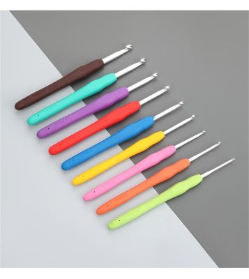 ❉ Non-slip Handle Crochet Hooks Knitting Needles Set Colorful Soft Grip Cushioned Handles Knitting Needles Silicone Handle Hooks