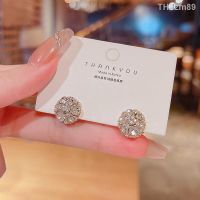 ? เครื่องประดับ Flash design feeling day Han Fengchao magnetic suction earrings small creative web celebrity woman without ears pierced ear bones clip earrings product personality