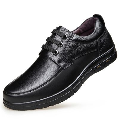 รองเท้าที่ทำด้วยมือหนังแท้สำหรับผู้ชายรองเท้าโลฟเฟอร์สำนักงานแบบลำลองกันลื่นขนาด38-47 Sepatu Empuk ธุรกิจ
