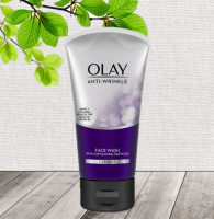 OLAY Exfoliating Face Wash Age Defying Cleanser **สินค้านำเข้าจาก UK ประเทศอังกฤษ** โอเลย์ ครีมทำความสะอาดหน้า  150ml