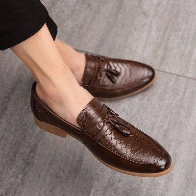 QUAOAR Mens Dress Shoes PU Leather Fashion Men Business Dress Loafers Pointy Black Shoes Oxford Breathable Formal Wedding Shoes
