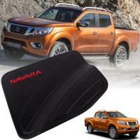 ครอบฝาถังน้ำมัน กันรอยฝาถัง ฝาถังน้ำมัน รุ่น นิสสัน นาวาร่า NISSAN NAVARA NP300 ปี 2014 - 2018 สีดำด้าน โลโก้แดง 4 ประตู ยกสูง