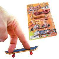 สเก็ตบอร์ด Fingerboard Mini Finger ชุดของเล่นขนาดเล็กสเก็ตบอร์ดปลายนิ้วเคลื่อนไหวของขวัญปาร์ตี้เปลี่ยนล้อและเครื่องมือสวย