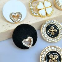 17.5/20/23MM Wholesale Fashion Rhinestone Buttons Of Clothing High Quality Luxury Heart Decor Button For Women Needlework Sewing Haberdashery