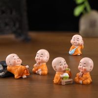 4pcs/set Random Differently Design Mini Figurine Buddhist Monk Dolls Garden Terrarium Miniatures Micro Landscape Decor Home Decorations