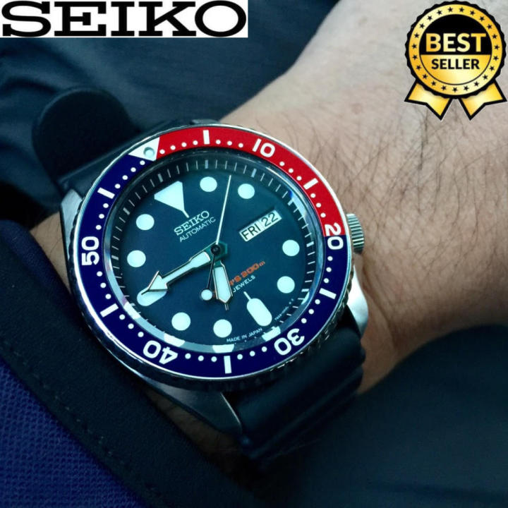 Seiko Automatic Divers 200m Date and Day Display Black Red & Rotating ...