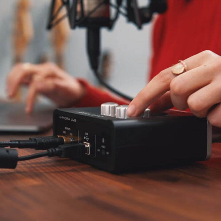 BEHRINGER UMC22 UM2UMC202HD Microphone Amplifier live recording