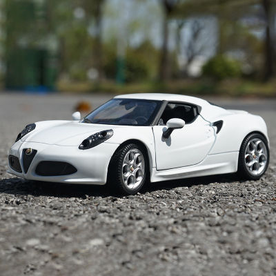 WELLY 1:24 Alfa Romeo 4C ALFA Supercar ล้อแม็กรถยนต์ D Iecasts และของเล่นยานพาหนะรถรุ่นขนาดเล็กขนาดรุ่นรถของเล่นสำหรับเด็ก