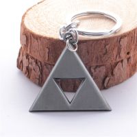 สร้อยคอจี้ตำนานของ Zeldas สำหรับผู้ชายผู้หญิงวินเทจ Triforce สามเหลี่ยมสร้อยคอโช้คเกอร์เครื่องรางคอสเพลย์ปาร์ตี้เครื่องประดับของขวัญ