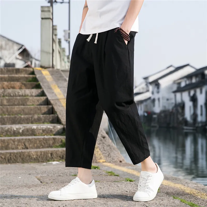UNIQLO Men Cotton Relaxed Fit Ankle Length Trousers | StyleHint