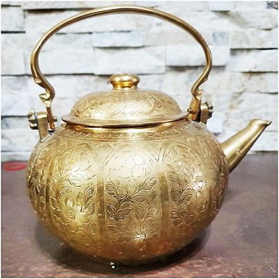 กาน้ำชาทองเหลือง กาหล่อใหญ่ตอกลายบัวหลวง งดงาม เอกลักษณ์เฉพาะเรา