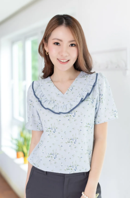 Narinari : NT2439 Ruffle V-Collar Floral Blouse – Light Blue