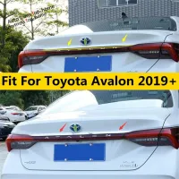 ฝาครอบบนแผ่นจานท้ายประตูท้ายด้านหลังอุปกรณ์สแตนเลสสำหรับ Toyota Avalon 2019 2020 2021 2022