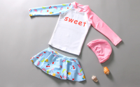 ชุดว่ายน้ำเด็กผู้หญิง เสื้อแขนยาว กระโปรงกางเกง ระบาย แตงโมsweet สำหรับสาวสายหวานจ้า