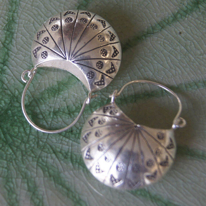 exotic-nice-thai-design-earrings-pure-silver-thai-karen-hill-tribe-สวยงามไทยตำหูเงินกระเหรี่ยงทำจากมือชาวเขางานฝีมือสวยของฝากที่มีคุณค่าของฝากถูกใจ