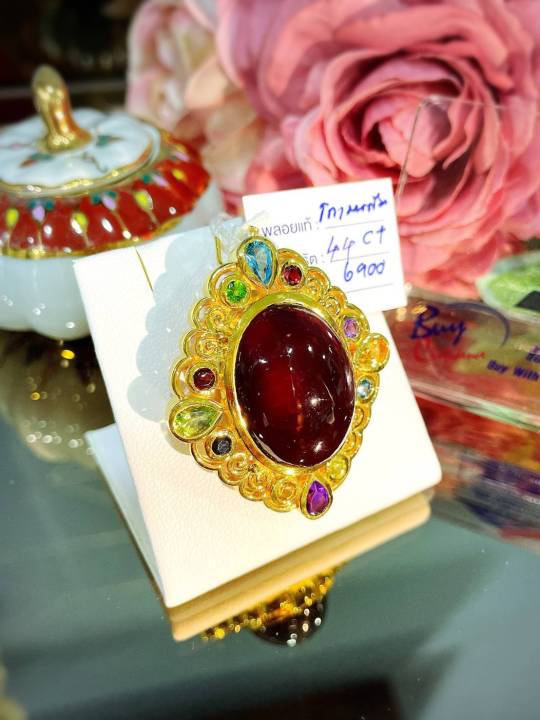 rare-gems-orange-garnet-จี้เข็มกลัดโกเมนสีส้ม-หายาก-44-กะรัต-ล้อมพลอยแท้-นพเก้า-เรือนเงินชุบทอง