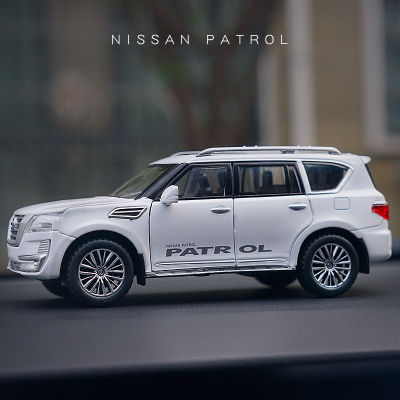 1:32 Nissan PATROL Y62รถรุ่น Diecast Alloy Car Travel Rack เสียงดึงกลับคอลเลกชันของเล่นรถสำหรับของขวัญเด็ก