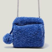 【YF】 Cute Blue Plush Handbags Womens Designer Tote Faux Fur Chain Shoulder Crossbody Bags Hairball Pillow Fashion Pouch Clutch