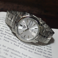 นาฬิกา SEIKO 5 Automatic รุ่น SNKK65K1 นาฬิกาข้อมือผู้ชาย สายสแตนเลส สีเงิน  - แท้ 100% รับประกันสินค้า 1 ปีเต็ม