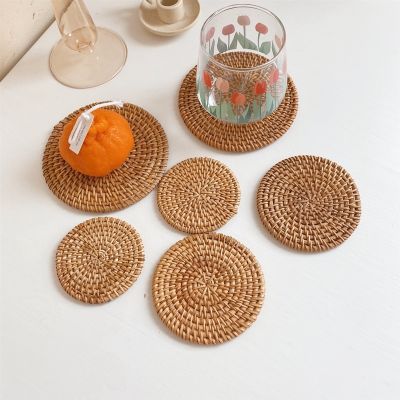 【CC】 Rattan Weaving Placemat Round Cup Office Table Mats Insulated Hand-woven Coaster Eco-Friendly