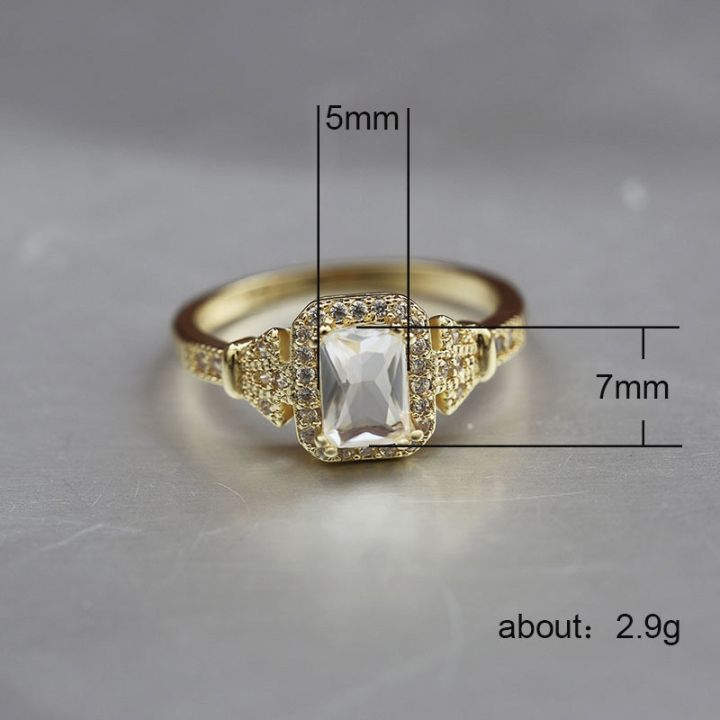 แหวนทองสำหรับตกแต่งขอบที่ต้องการทำจากแหวนเพทายขอบเป็นรูปสี่เหลี่ยมผืนผ้า