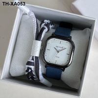 watch male and female student party high-value pointer type retro high-grade cloth belt waterproof quartz