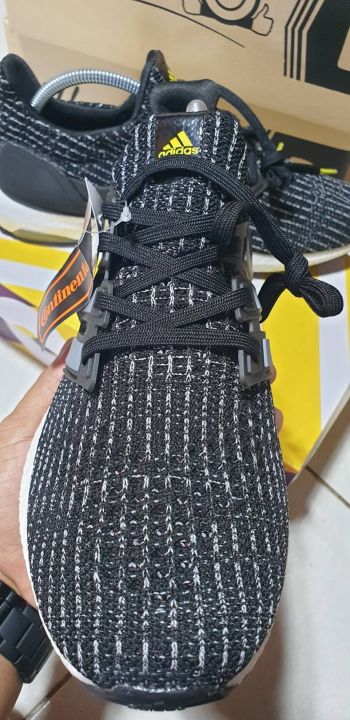 รองเท้าผ้าใบ-adidas-ultraboost-สินค้าพร้อมส่ง