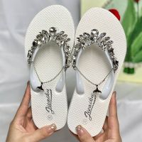 Foreign trade large size new diamond tail flip-flops female fashion leisure wears outside flat beach clip toe is cool slippers