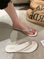 Flip-flops women wear ins trendy net red summer 2023 new temperament beach flat rhinestone flip-flops sandals