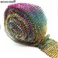 [Haotao Hardware] 14แถวผสมสีทองสวยงามปักหมุดรูปทรงตาข่ายพลาสติกไรน์สโตนตัดขอบเย็บตัดแต่งรองเท้าถุงใส่เสื้อผ้า1หลา