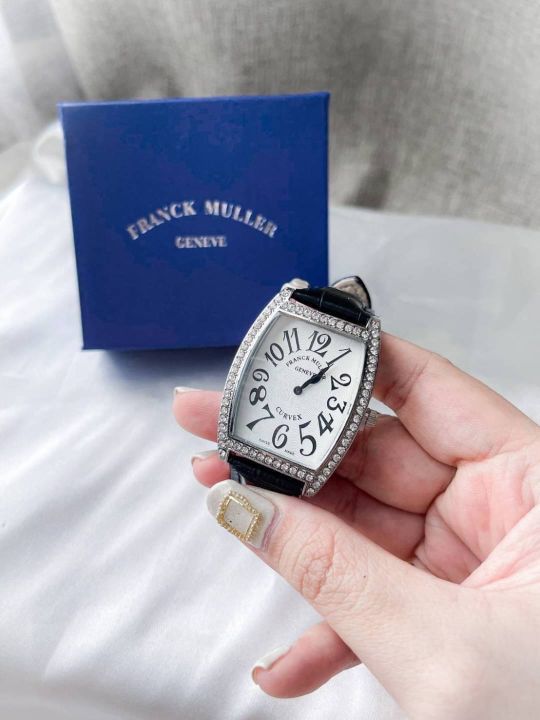 นาฬิกาfranck-หน้าปัดขาวล้อมเพชร-สายหนังสีดำ-เรียบหรูดูแพงที่สุดดดด