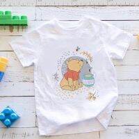 【Fashion】new Summer Kawaii Winnie the Pooh and the Honey Graphic Funny Cartoon T-shirt Children Harajuku T Shirt White Tshirt Anime Girl Tops แฟชั่นแขนสั้นผ้าฝ้าย shirt for men women tops