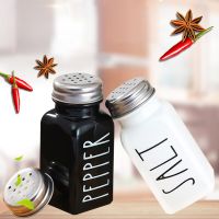 2Pcs/Set Glass Seasoning Bottle Black And White Salt Pepper Shaker Kitchen Condiment Bottle Storage Bottle Seasoning Tools