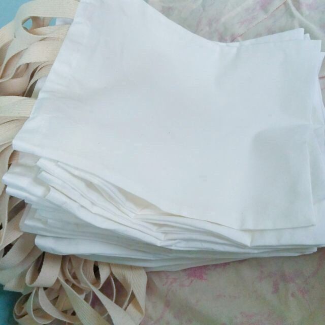 กระเป๋าผ้าดิบสีขาว-ผ้าไม่บาง-ขนาด-10x12-นิ้ว